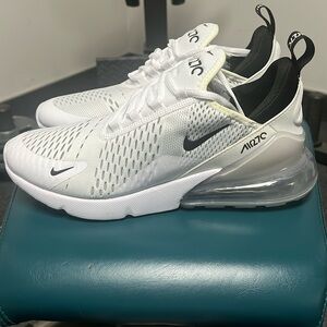 Brand New Nike 270